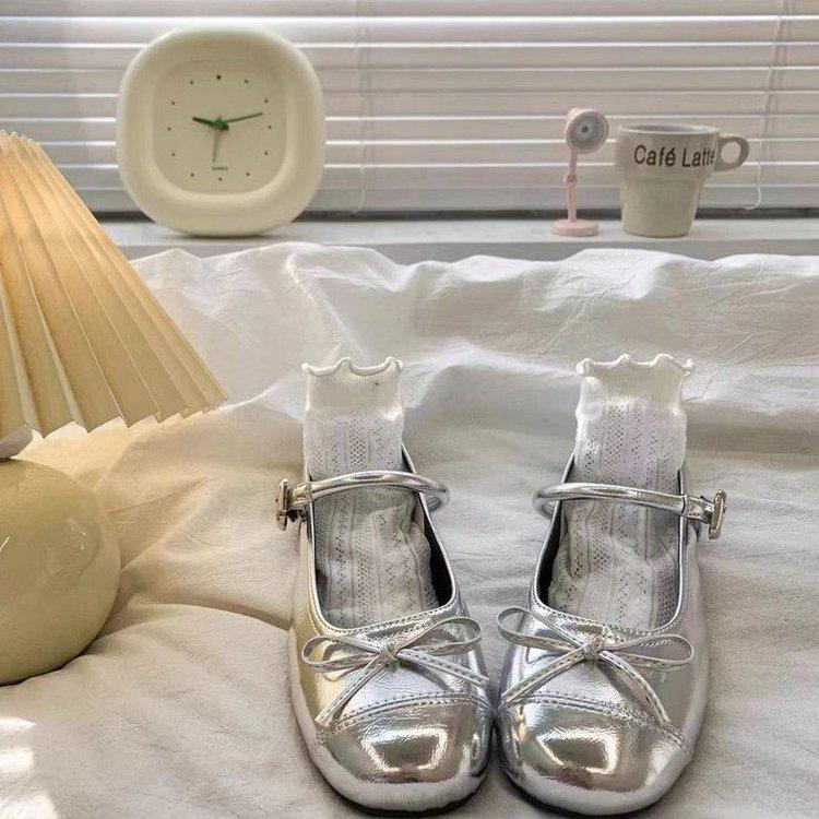

Балетки женские с серебристым бантом и легким ртом, весна 2025, новые французские туфли Мэри Джейн на плоской подошве в стиле ретро, маленькие кожаные туфли 40