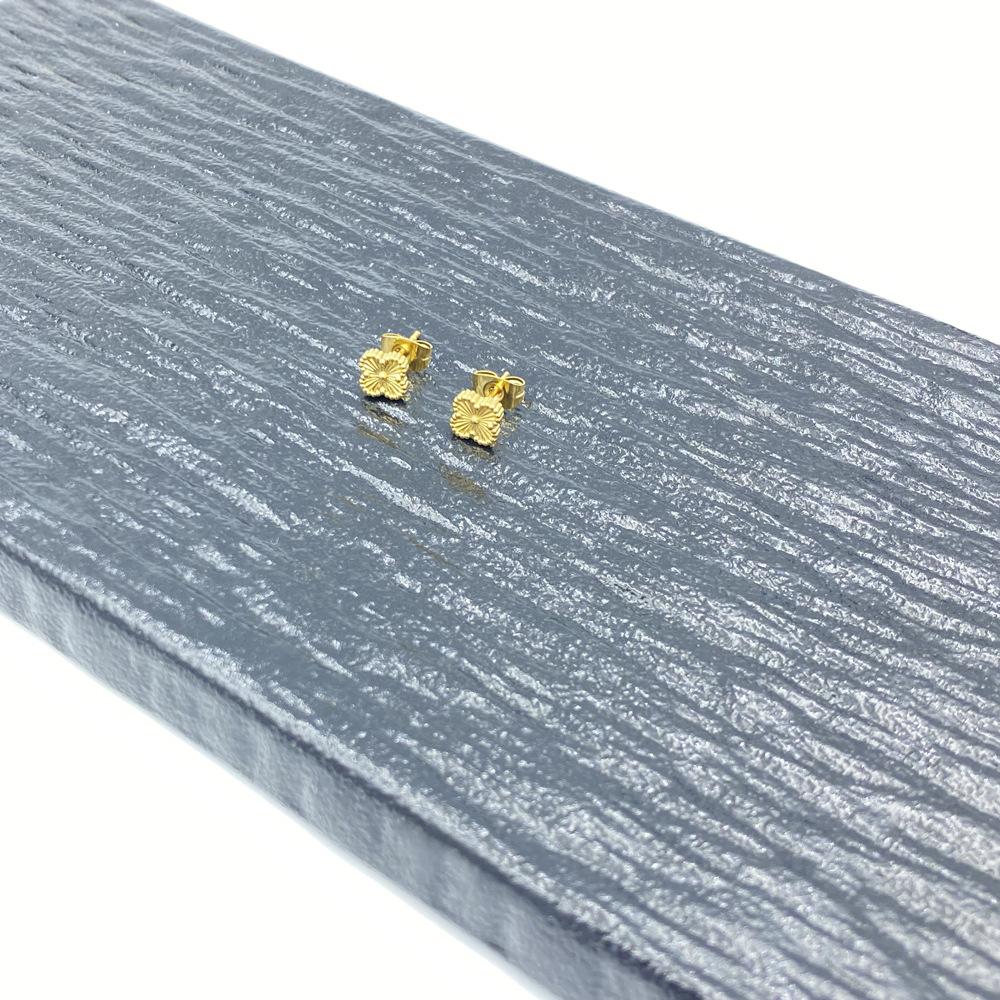 

Серьги-пусеты Маленький четырехлистный цветок 9 мм Модные свежие маленькие серьги