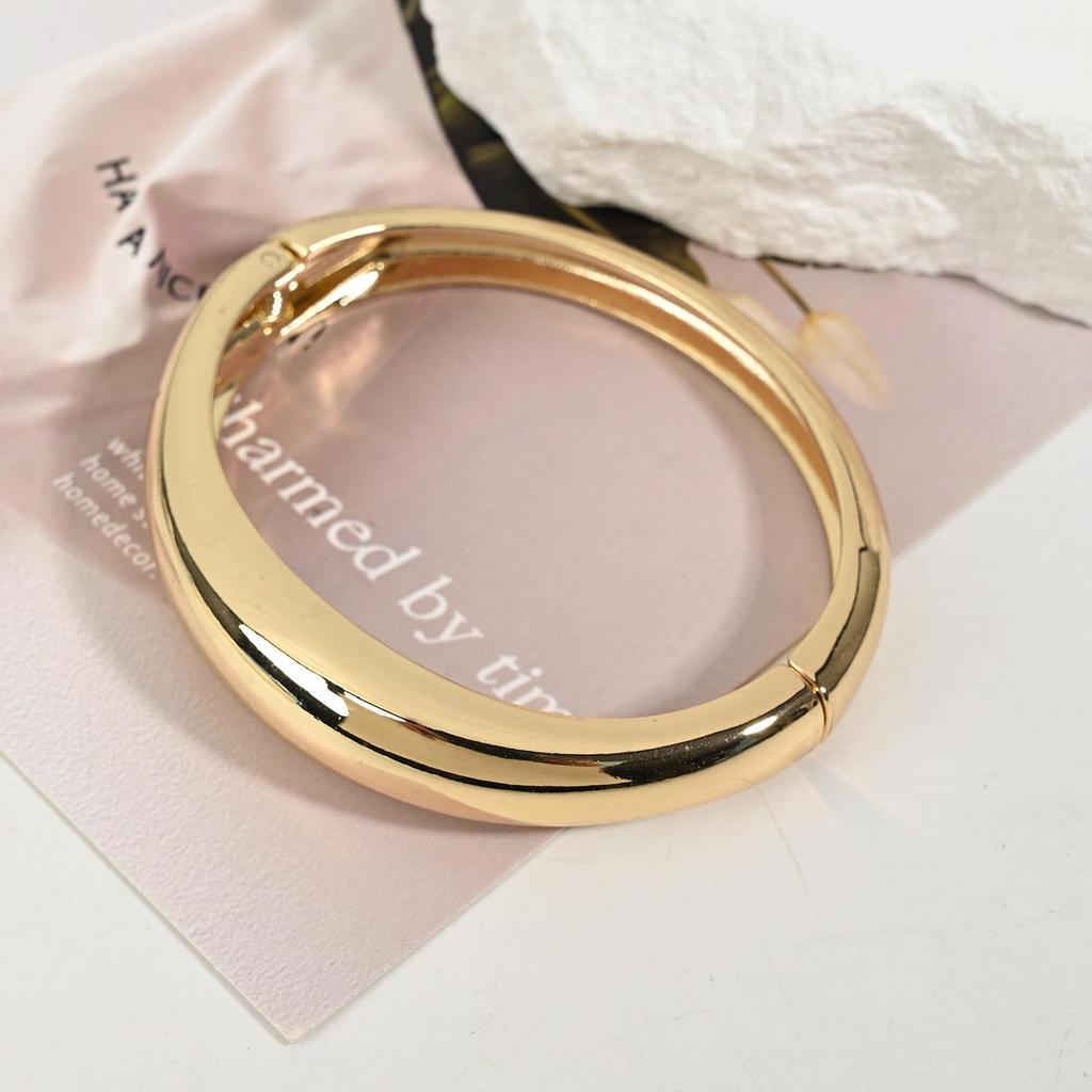 Stylowa bransoletka ze stopu, owalna, w stylu light luxury