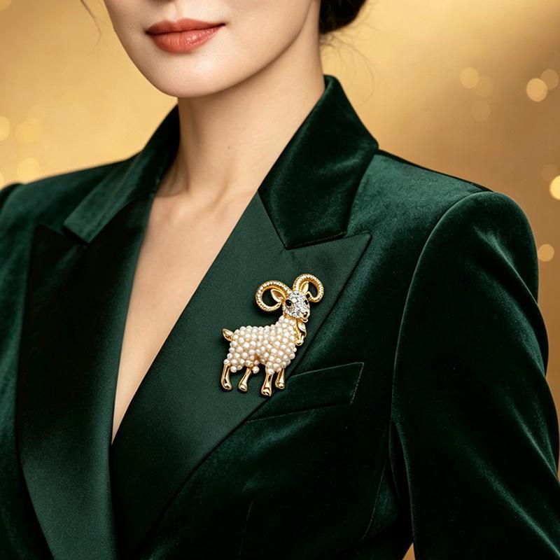 1Pcs Rhinestone Goat Animal Brooch Pins Vintage Pearl Goat Brooches For Women Friends Party Gifts Jewelry Accessories