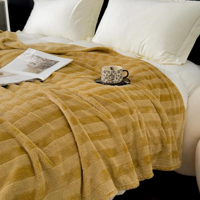 

2024 Новое утолщенное одеяло из молочного флиса Многофункциональное одеяло Фланелевое ворсовое жаккардовое полосатое одеяло 100x150cm 1pcs верблюд