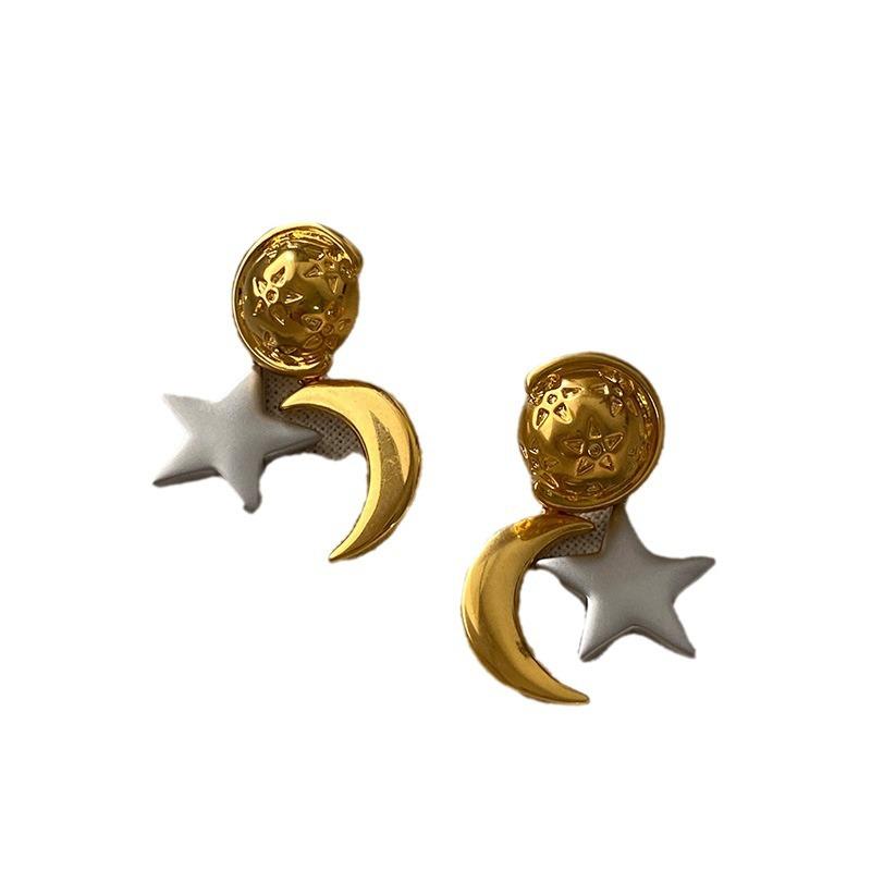 Contrasting Color Stars, Sun and Moon Stud Earrings, Atmospheric Light Luxury, High-end Earrings, Unique Design, Celebrity Cold Wind Earrings