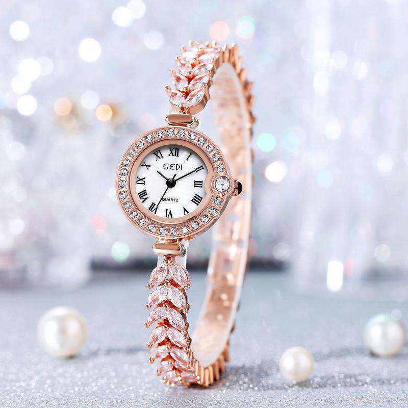Retro Small Gold Spike Women'S Watch Versatile Fritillary Diamond-Encrusted Small Plate Quartz Waterproof Watch
