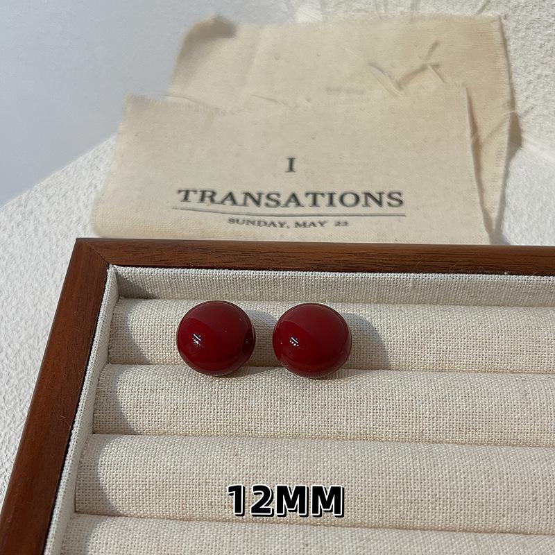 Wine red pearl mosquito coil disc ear clips, no ear piercings, painless earrings, simple and fashionable commuter temperament stud earrings