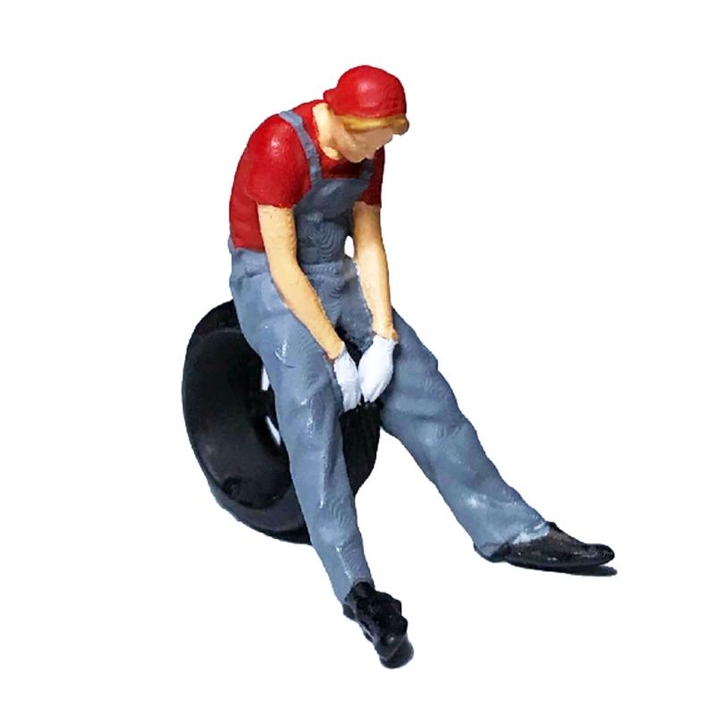 Repairman Figure Model 1:64 Scale Hand Painted Miniature Figure for Miniature Scenes Dioramas Props,Model Car Displays