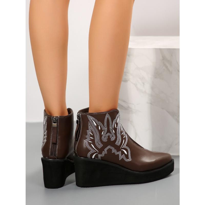 New Vintage Large-sized Women's Boots with Ethnic Style Pointed Toe, Platform Heel, Zipper and Embroidered Design, Short Boots for Women