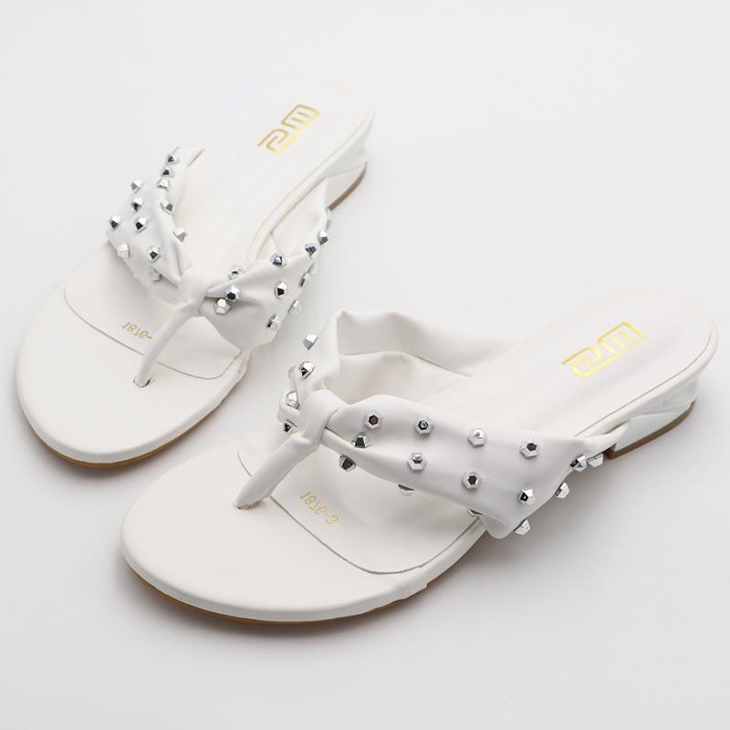 Fashion Metal Rivet Round Toe Comfortable Flip Flops Concise Open Toe Designer Flat Shoes Fashion Comfort Non-slip Vacation Beach Shoes