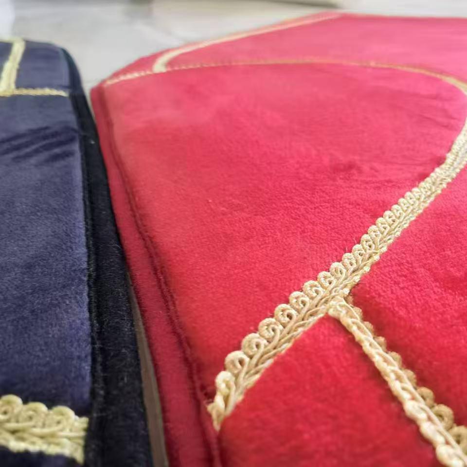 Cross-border Prayer Carpet: Thick Flannel Heart-shaped Floor Mat
