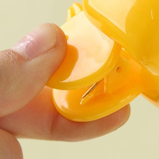 Toothbrush Head Storage Box Duck Shape Toothbrush Head Case Clip Travel Toothbrush Protector for Home School Gym Camping