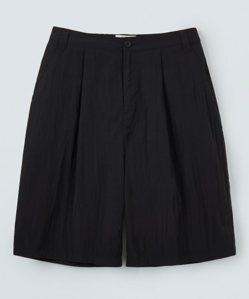 Piali One-Tuck Nylon Wide Half Pants (Black)