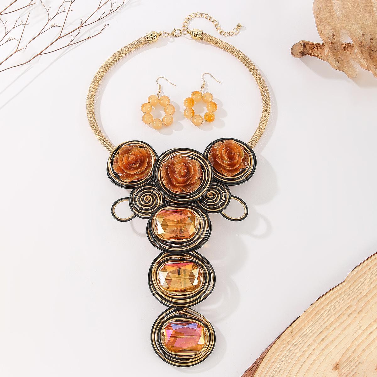 

Преувеличенные цветы Кристальное ожерелье Серьги для женщин Вечерний набор эффектной бижутерии шампанского