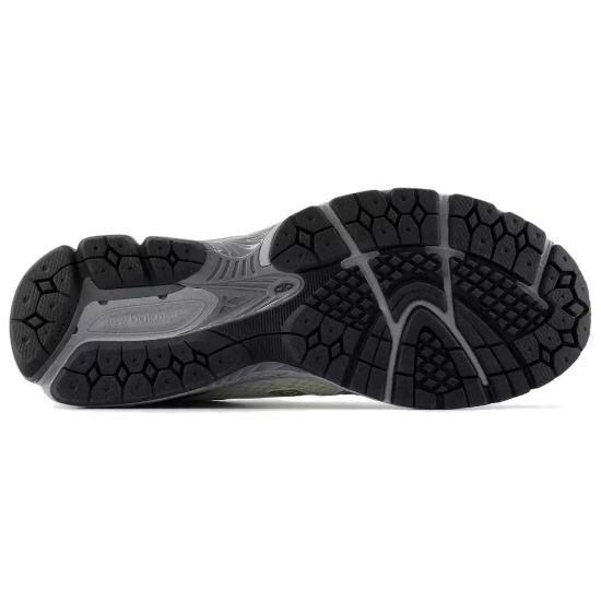 New Balance 860v2 Sea Salt Gold Metallic Unisex Sneakers  ML860SG2