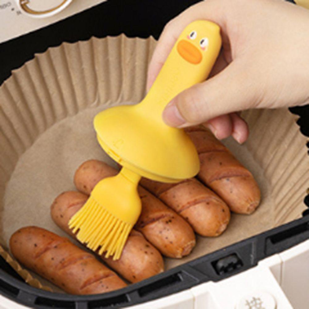All-in-One Kitchen Oil Brush High-value Silicone Oil Bottle No Odor Cartoon Oil Brush  Barbecue