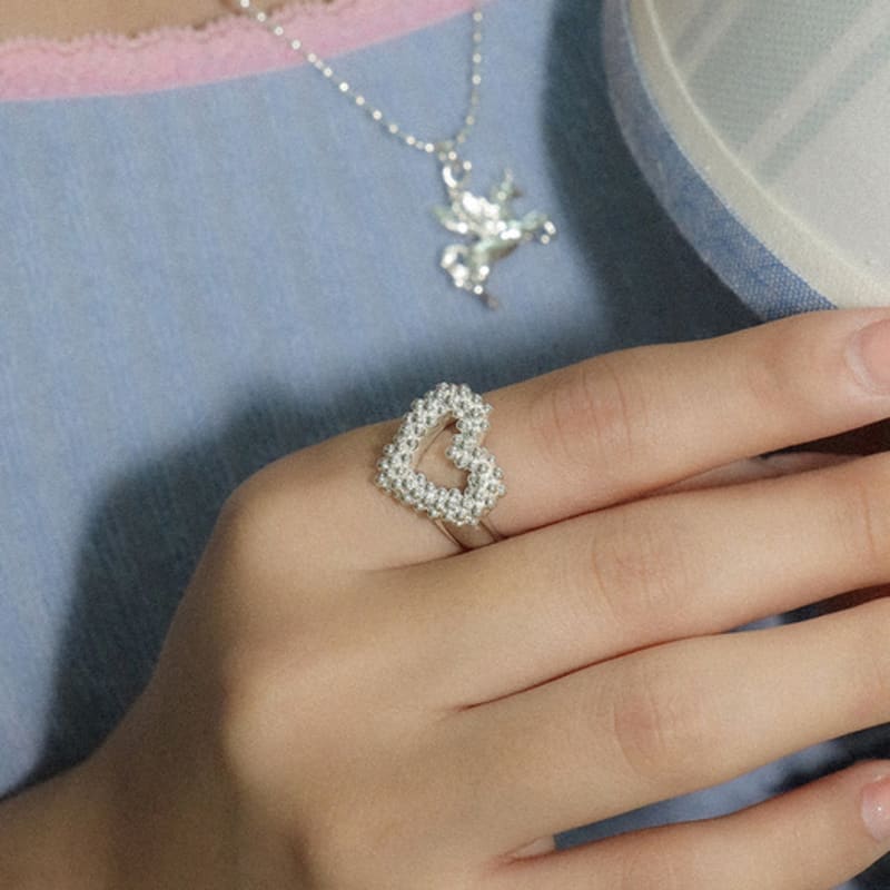 

Pacipick Drop Heart Ring Silver