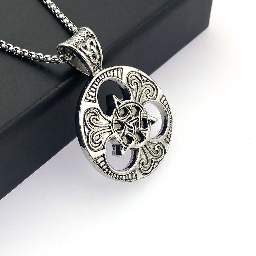 Colier cu pandantiv medalion rotund cu nod celtic concentric, punk, la modă, pentru bărbați, auriu, lanț pulover, accesorii