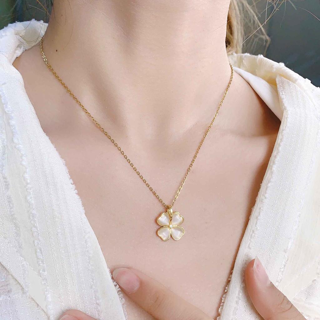 Necklace Does Not Fade Women's Summer High Sense Four-leaf Clover Cat's Eye Titanium Steel Necklace Simple Summer Versatile Accessories