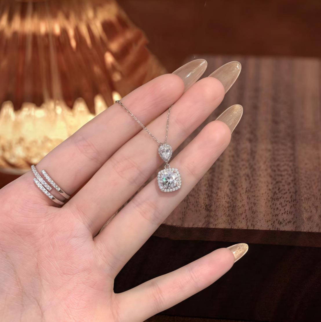 S925 Sterling Silver Water Drop Moissanite Necklace - Elegant Women s Light Luxury Clavicle Chain Gift. S925 Silver