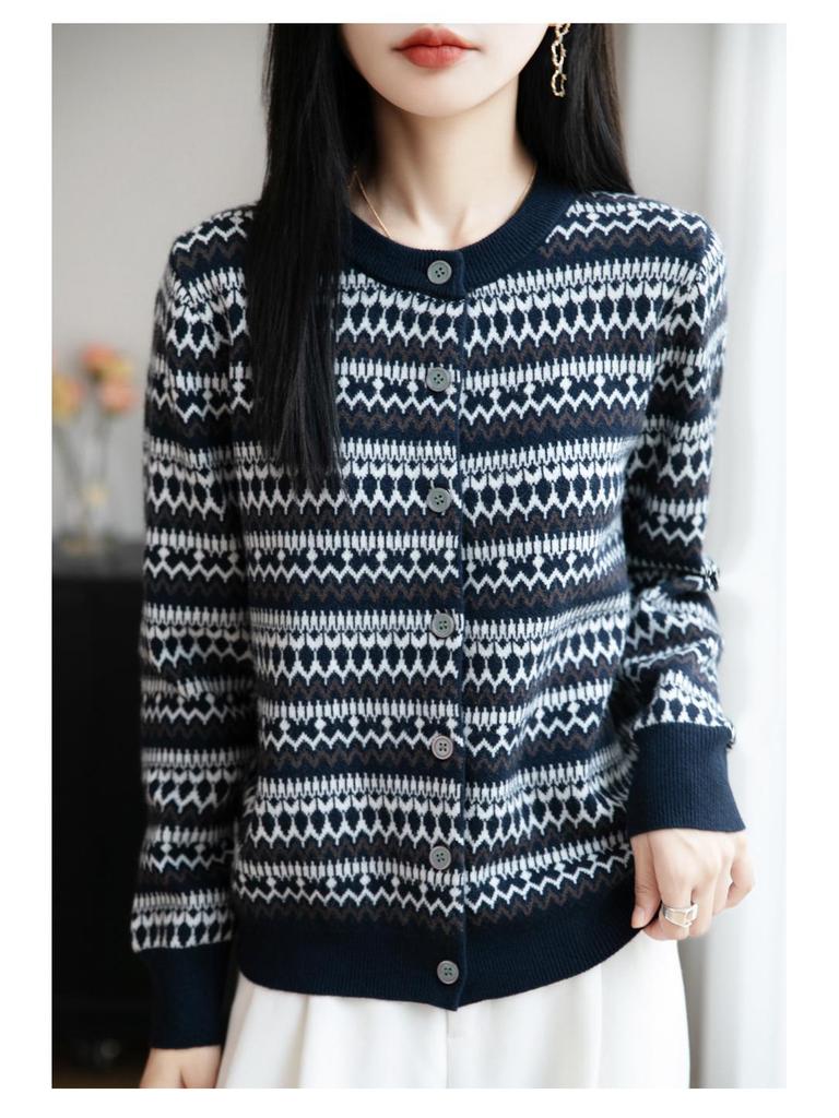2025 Women's Retro Fair Isle Jacquard Knit Wool Cardigan with Round Neck - New Christmas Design