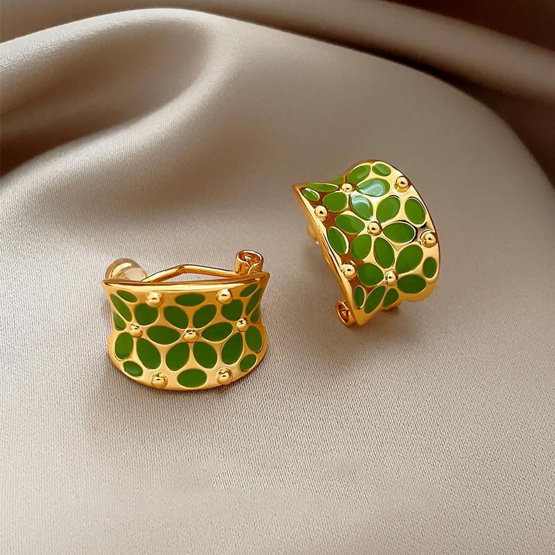 

Серьги-гвоздики в форме цветка в виде буквы С с капающим маслом, модные, с темпераментом, высококлассные, нишевые, с индивидуальностью, трендовые, популярные серьги для женщин