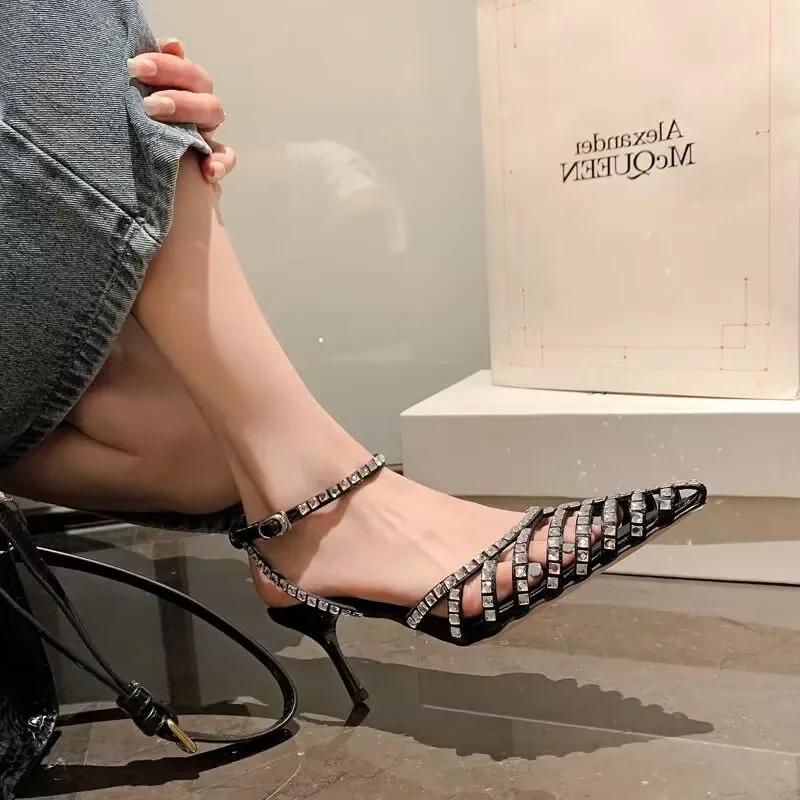 Fashion Footwear Rhinestones Sandals for Women Pointed Toe Ladies Shoes with Medium Heels Summer 2024 Diamond Sexy Black Designer Luxury