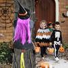 Stor Kræsjende Heks Inn i Tre Halloween Dekorasjon Ute Flygende Heks Treffer Tre Rekvisitt for Utendørs Gård Hage Plen Veranda Dekor