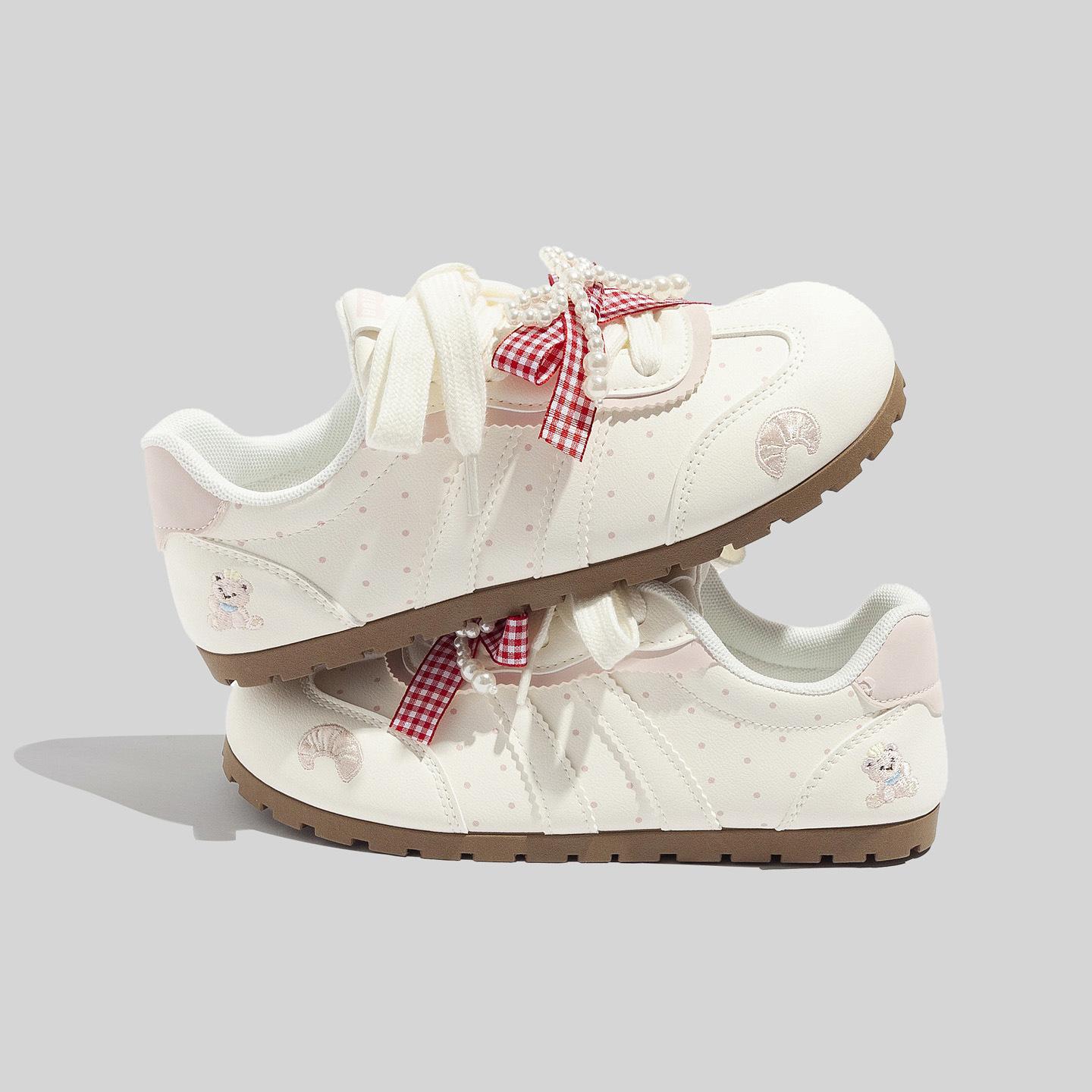 

High-value spring German training shoes, new casual flat-bottom design bow board shoes 35