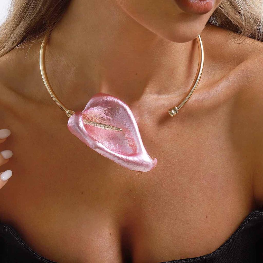 N11111 colored poplar leaf three-dimensional metal wind collar, light luxury retro niche high-end necklace for women