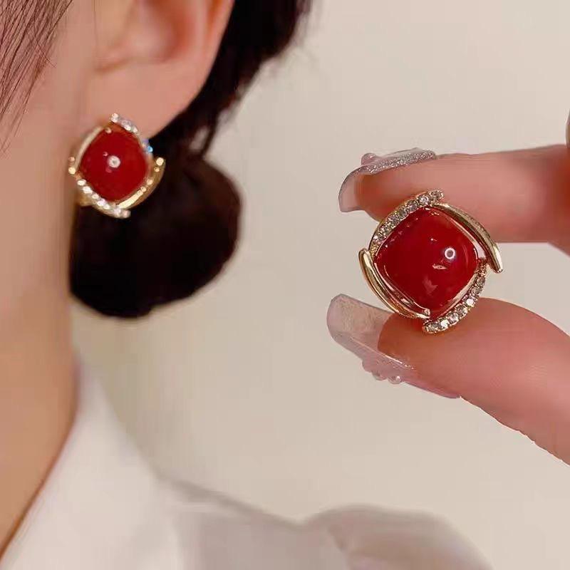 Cercei Ancola Roșu Argintiu Geometrici cu Picătură de Ulei - Modă Retro Manșete de Urechi High-End pentru Femei