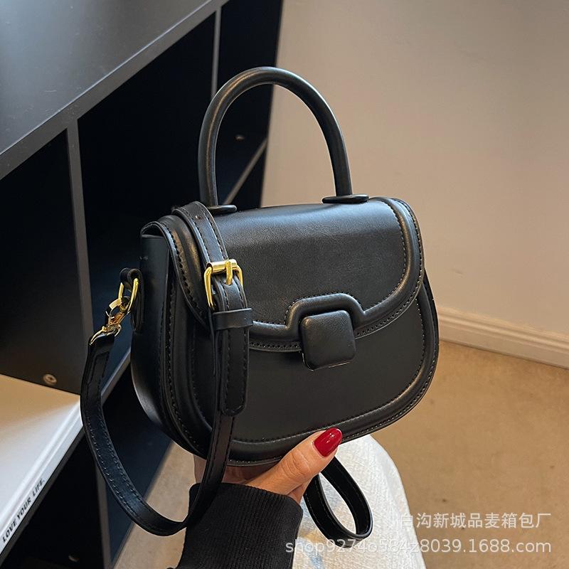 Manufacturer Small Bag Women's Bag 2025 New Trendy Fashion Messenger Bag Summer Popular Saddle Bag Handbag