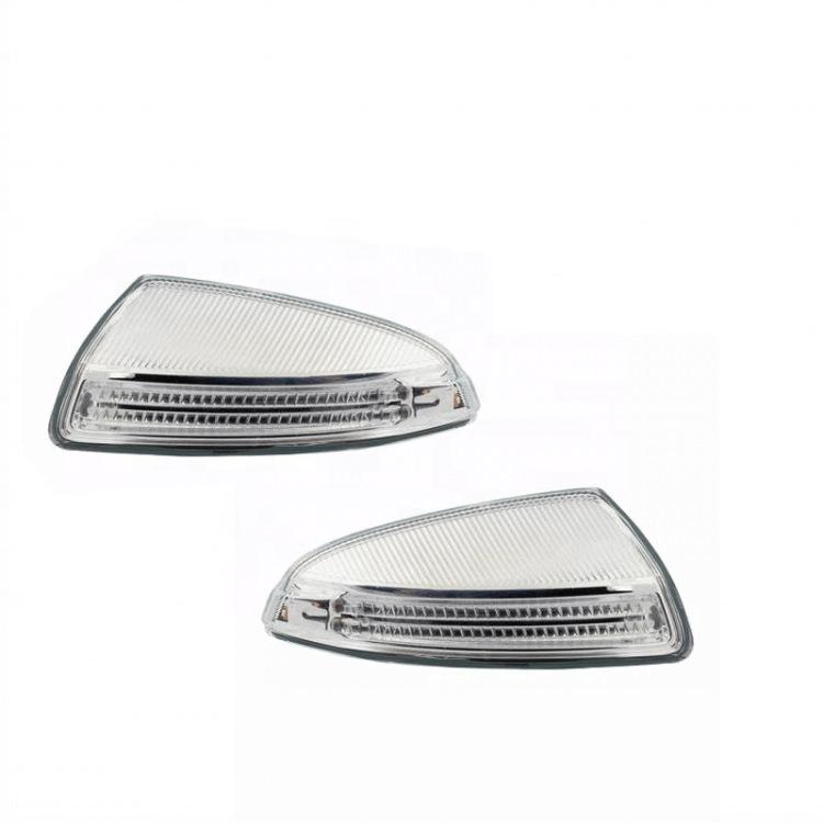 

Compatible Mercedes-Benz W204 Side Signal Light (2048200721, 2048200821) 2048200821 холодний білий колір