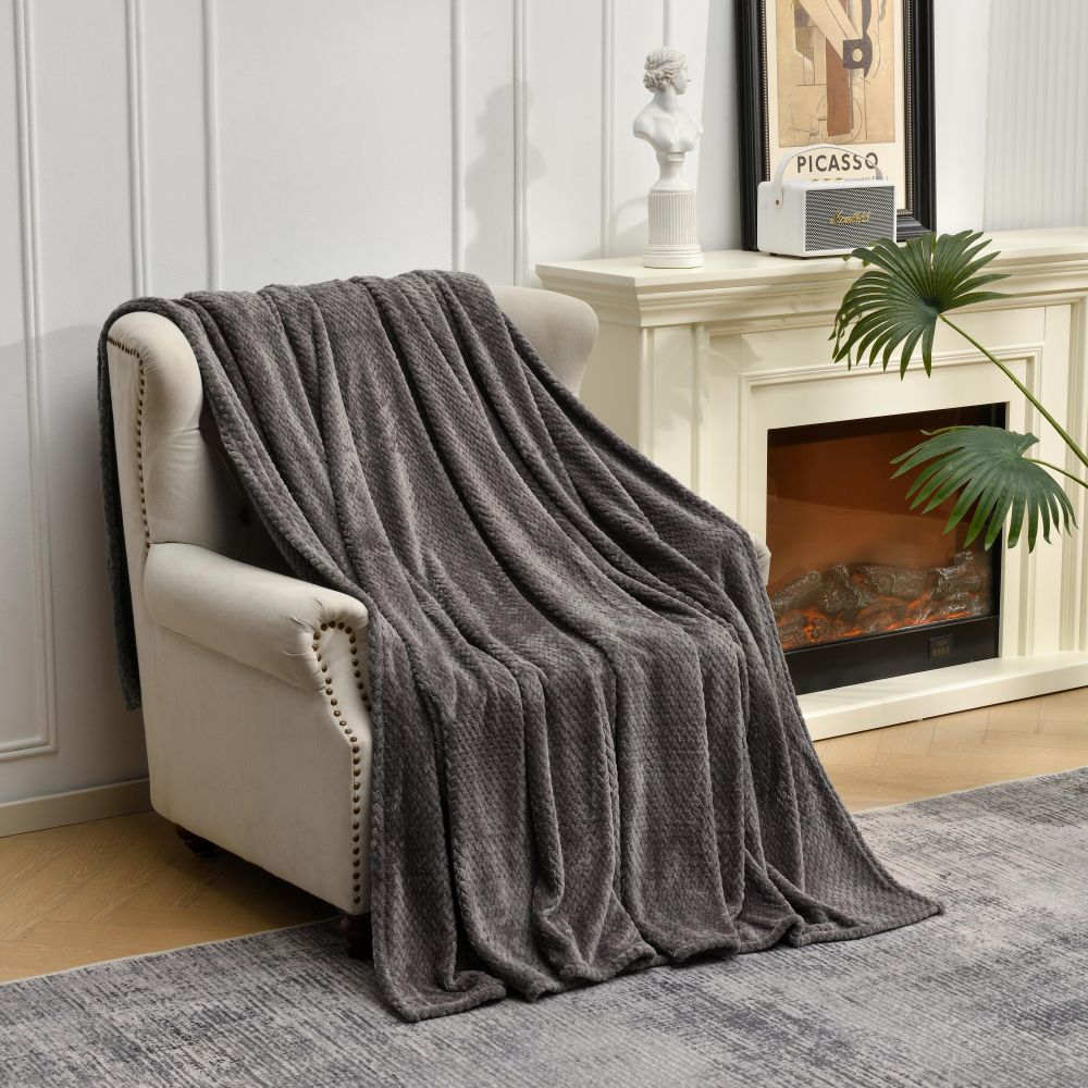 Soft Fleece Throw Blanket for Couch, Lightweight Plush Warm Blankets for Bed, Fuzzy Cozy Flannel Blanket Throw for Sofa, Travel