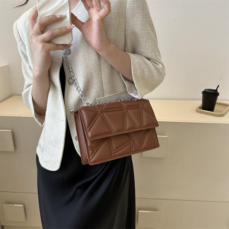 This Year's Popular New Foreign-style Casual Bag Plaid Chain Shoulder Messenger Bag 2025 Summer Small Square Bag Texture Tide