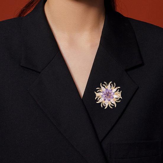 Women Brooch High-Gloss Rhinestone Inlay Sparkling Chrysanthemum Design Lapel Pin Non-Slip Buckle Scarf Badge Clothing Bags Accessories