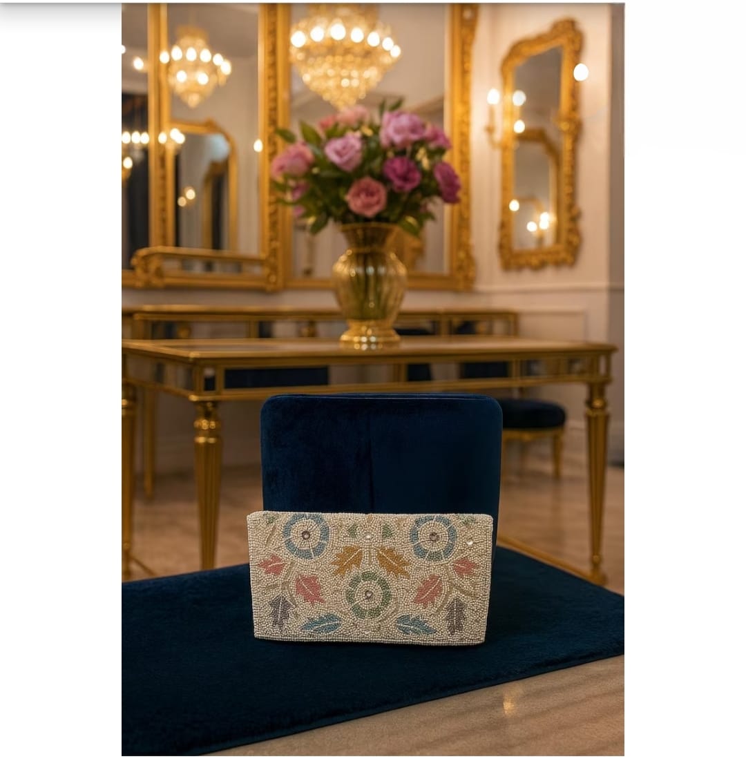 

Ручна робота Бісерна сумка-клатч Квіткова вишивка Гаманець з ланцюжком Елегантна весільна та вечірня сумочка Подарунок на річницю, день народження для неї білий/різнокольоровий