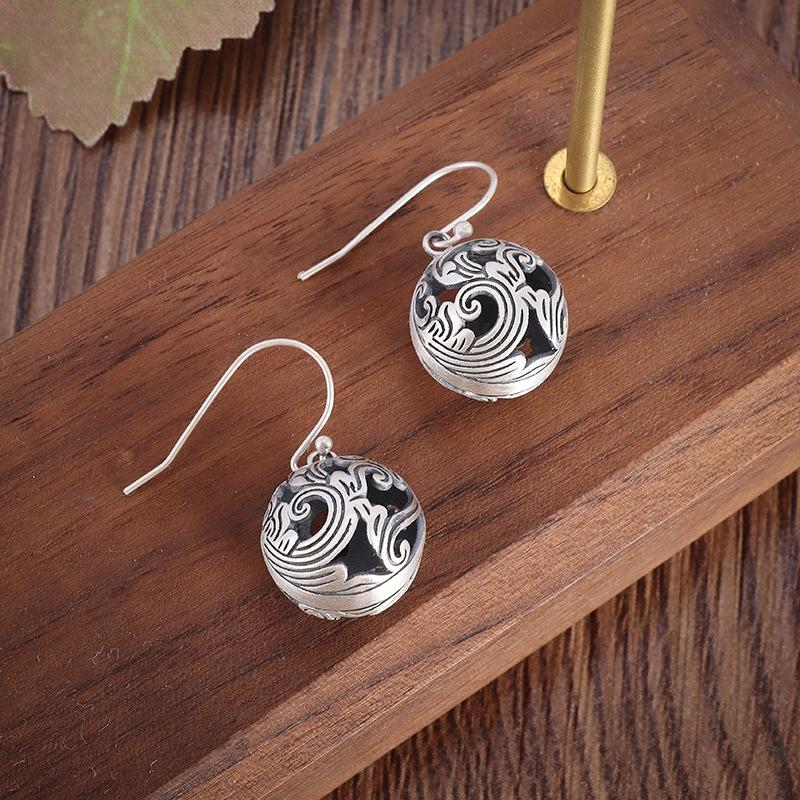 Hot Style Thousand Single Engraving Wave Earrings Fashionable Retro Womens Earrings