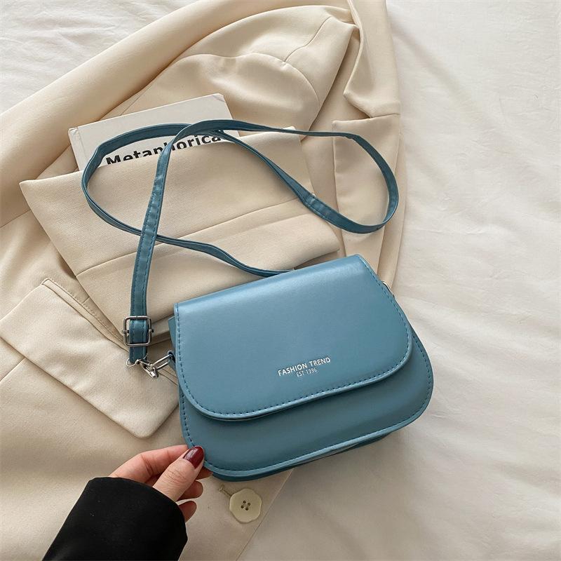 Stylish and simple shoulder bag women's summer new simple small square bag girls practical senior shoulder bag