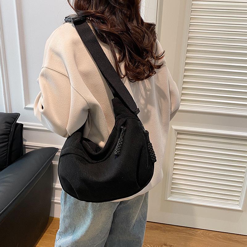 Dumpling Bag Women's Corduroy Messenger Bag Large Capacity Shoulder Bag Casual Women's Bag Simple Versatile Sports Commuter Backpack