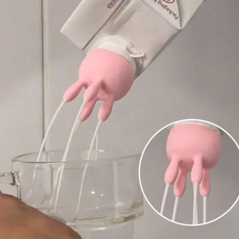 Milk Bottle Cap Milk Carton Cap Milk Diverter Cartoon Reusable Juice Milk Drinking Bottles Pour Spout Covers Kitchen Gadgets