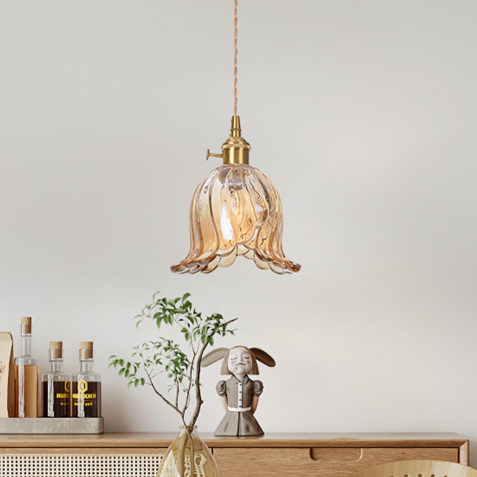 

Stylish amber glass pendant light with adjustable cord, E26 LED compatible, Nordic style, brass, suitable for kitchens, Western-style rooms, living