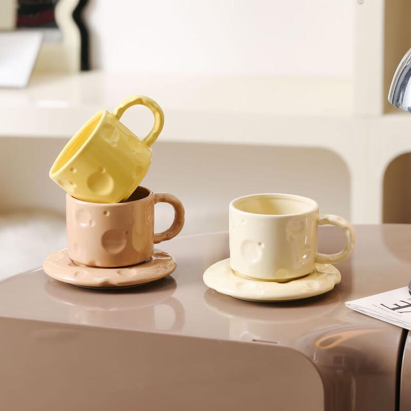 Ensemble Tasse à Café et Soucoupe en Céramique
