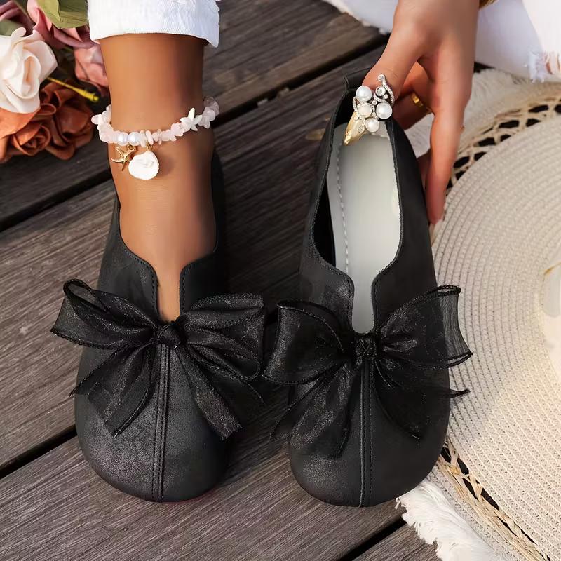 Ladies fashion butterfly flower decoration, one pedal, casual, comfortable and lightweight solid color outdoor flat shoes