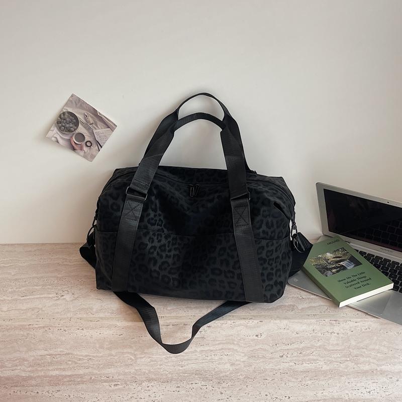Large Capacity Short Distance Travel Bag Women's Lightweight Outdoor Luggage Storage Leopard Print Gym Bag