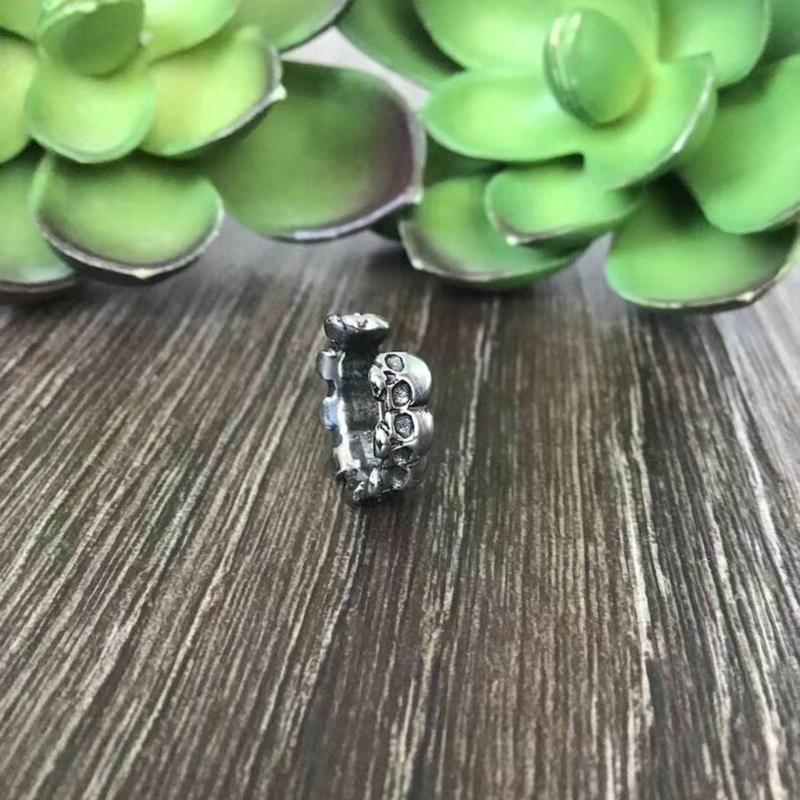 Halloween Skull Heads Ear Clip Gothic Ear Jewelry Lightweight Ear Clips Alloy Material Perfect Gift for Woman Girls