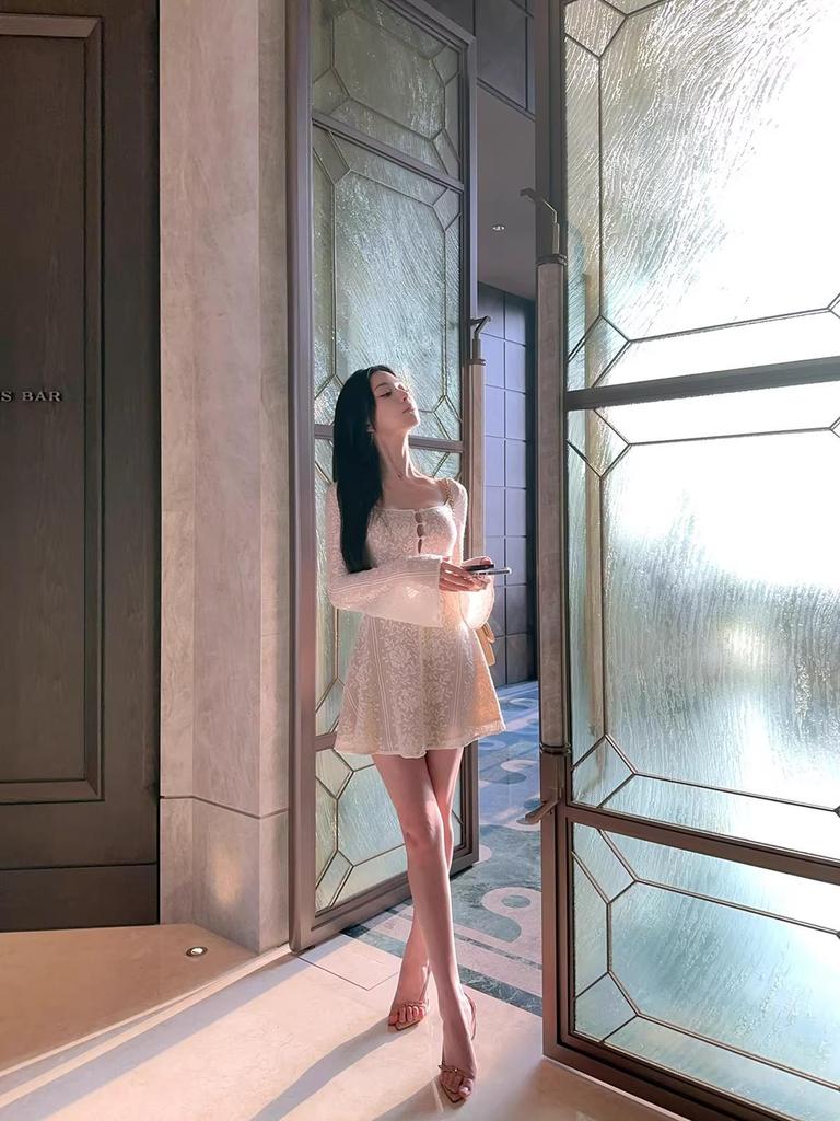 Elegant French Lace Long Sleeve Dress for Women - Autumn/Winter Short Chic Skirt