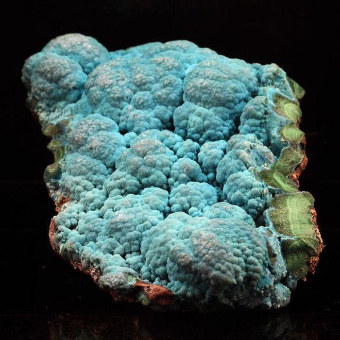Pierres et Minéraux. Chrysocolle. 619.0 ct. Lupoto Mine, Katanga, Congo.