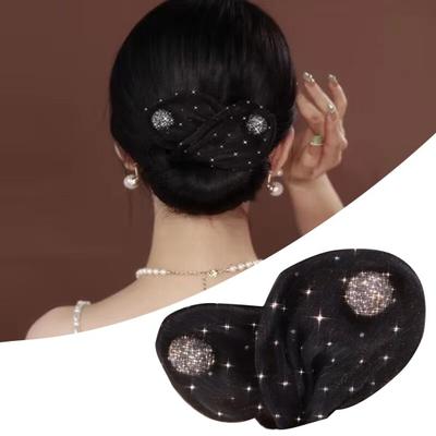 Creatore di chignon per capelli Fiore coda di pesce Strass Piuma Bigodino per capelli Abile chignon Twister Capelli lunghi Strumento per rotolo a scatto rapido Accessori per lo styling dei capelli delle donne