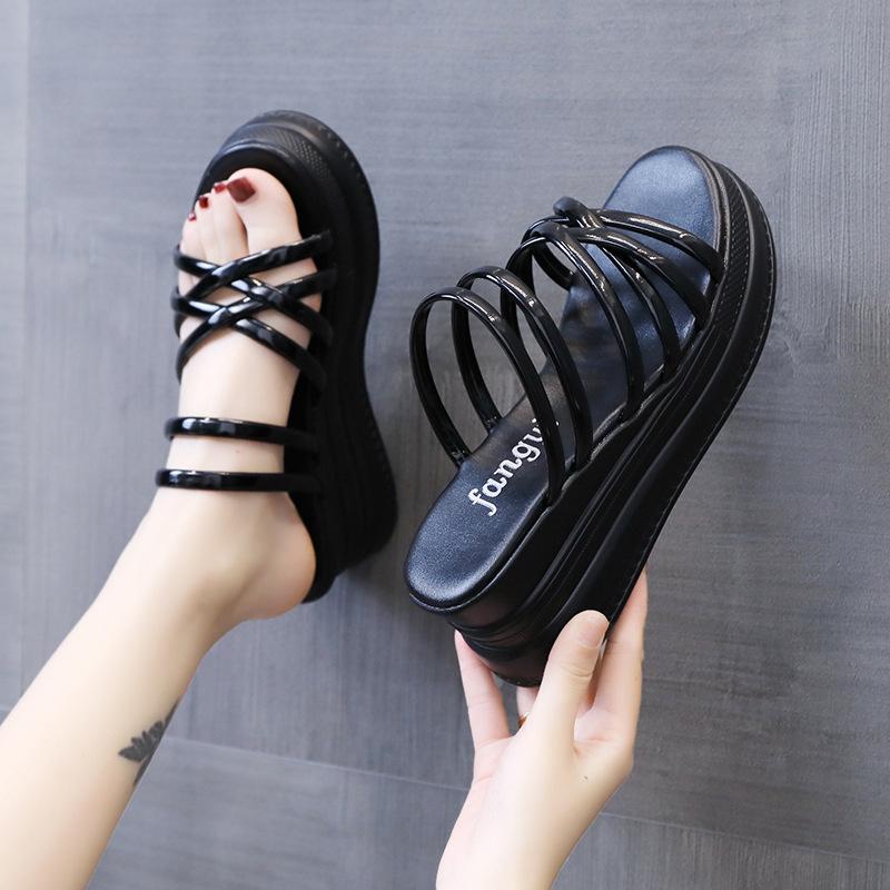 Sommer neue Sandalen Damen kleine Größe Hausschuhe Damen Sommer neu Koreanische Version Ein Wort dicke Sohle zwei Tragevarianten coole Römerschuhe Damen