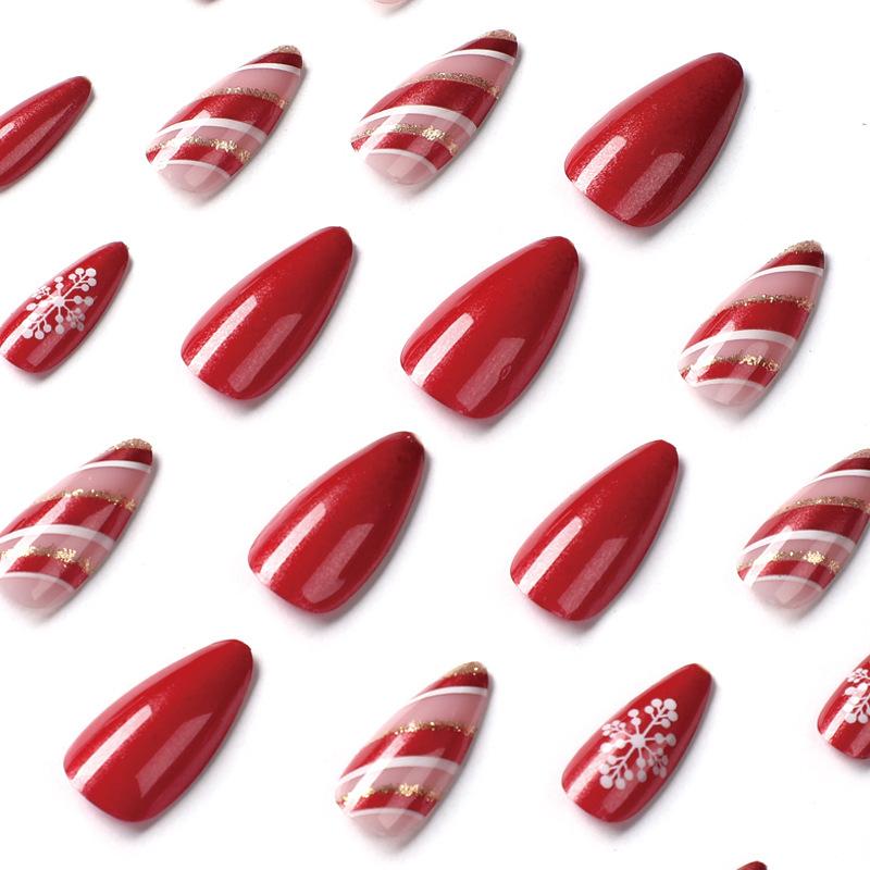 Wear armor, French red edge white snowflake Christmas manicure Wear armor Wear nail autumn and winter nails