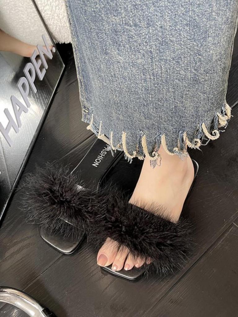 Women's 2026 Summer Fairy Style Furry Slippers - Girly Korean One-Strap Slides, Versatile with Skirts