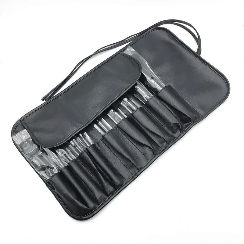 

Набор из 10 классических черных кистей для макияжа: Тональная основа, Румяна, Тени для век, Консилер.